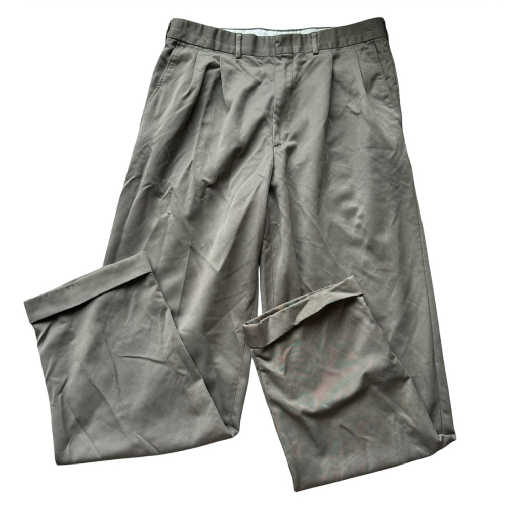Men’s vintage 90s pleated Farah trousers with cuffed bottoms